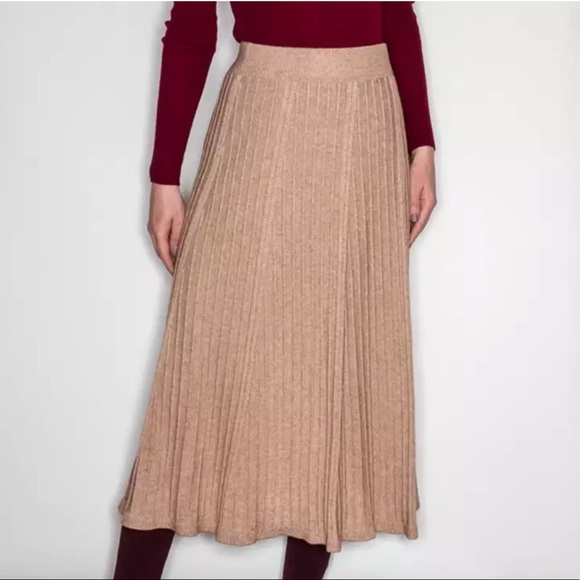 LAST ONE!!! Knitted Pleaded Sweater Skirt - Picture 2 of 5